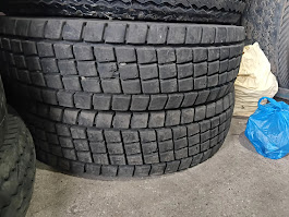 Long-Haul Truck Tyre Long-haul truck tyre with extended tread life for commercial transport