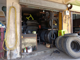 Commercial Truck Tyre Commercial truck tyre with reinforced sidewalls for heavy load capacity